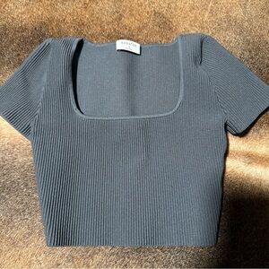 Babaton Aritzia Square Neck Rib Knit Short Sleeve Crop Top Womens Sm Gray Basic